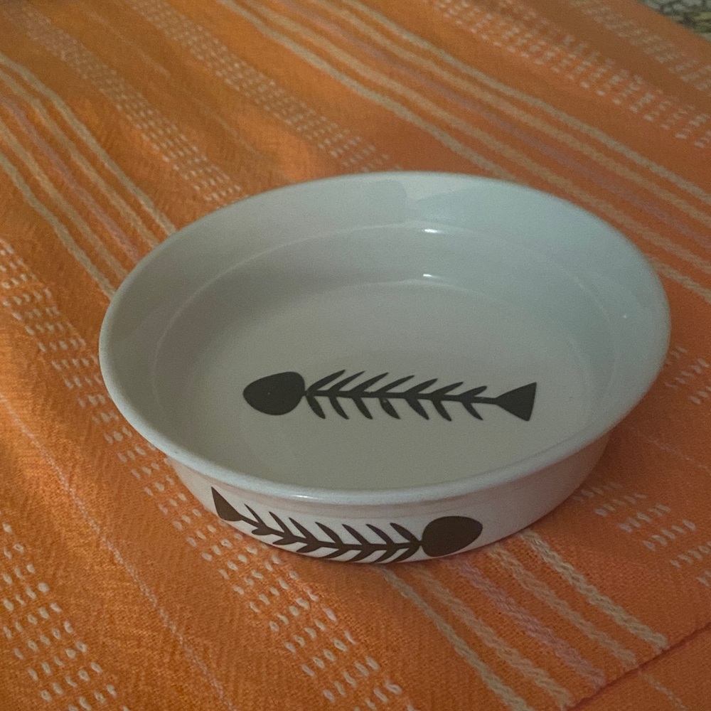 Cat bowl - White Ceramic with Fish Design
